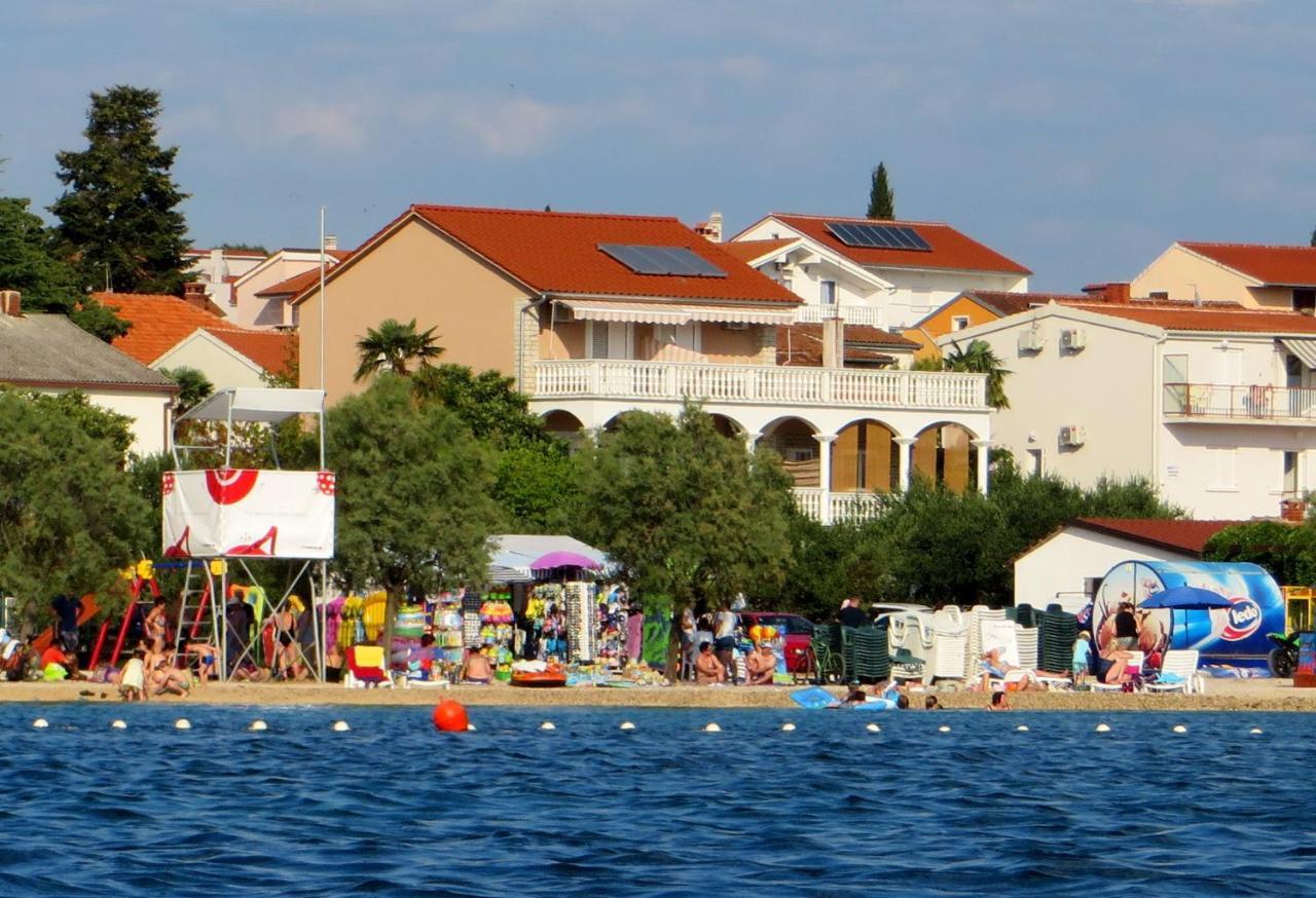 Beach Apartments Roza - The Garden Apartment Biograd Na Moru Exterior photo